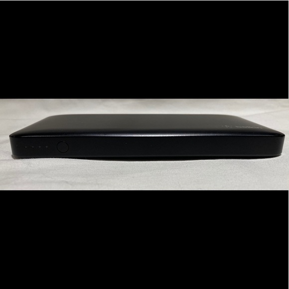 Belkin Powerbank/Portable Charger 10000 mAh F7U020 - Picture 5 of 9